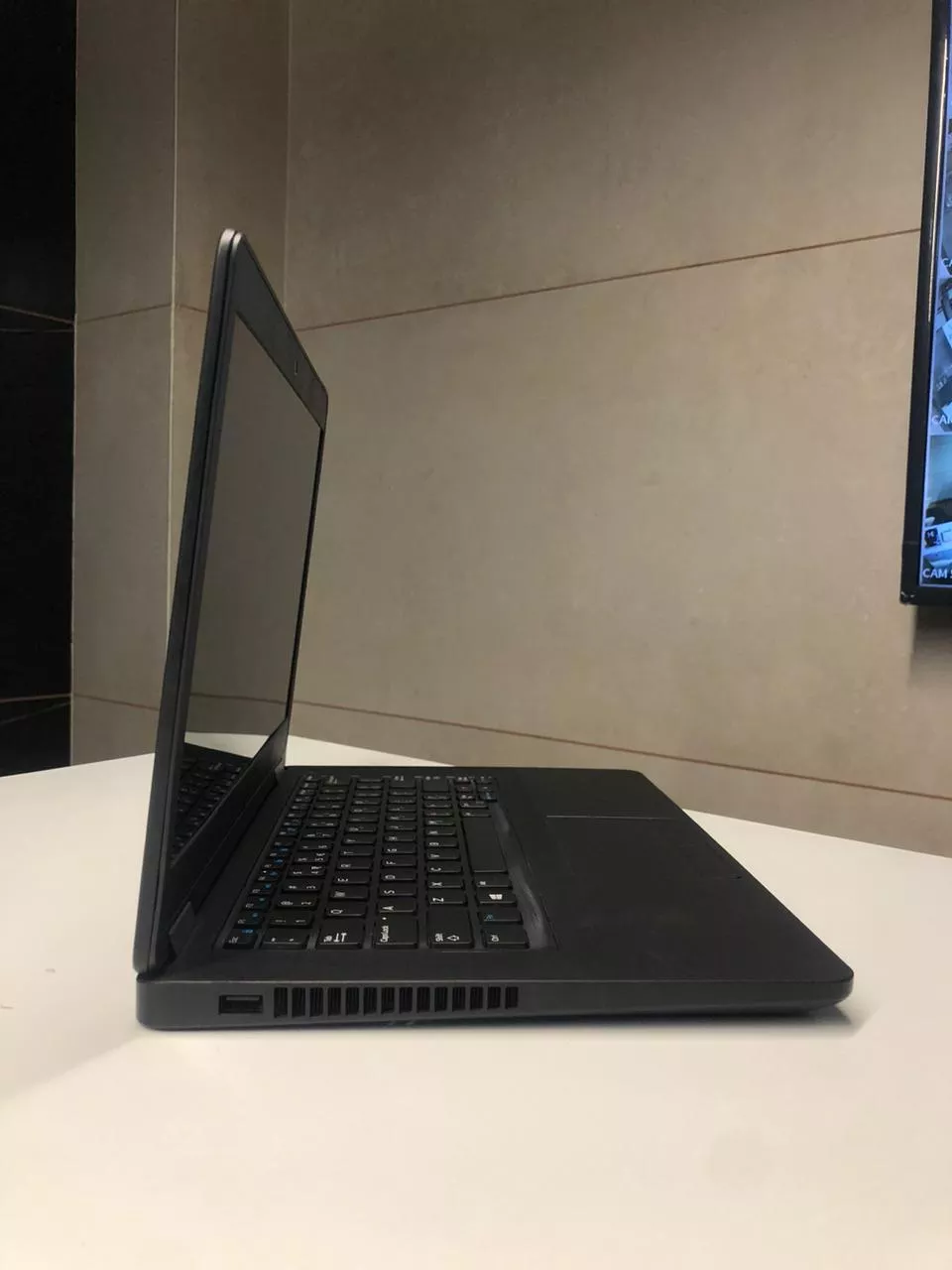 Dell E5470 (Open Box) image 2